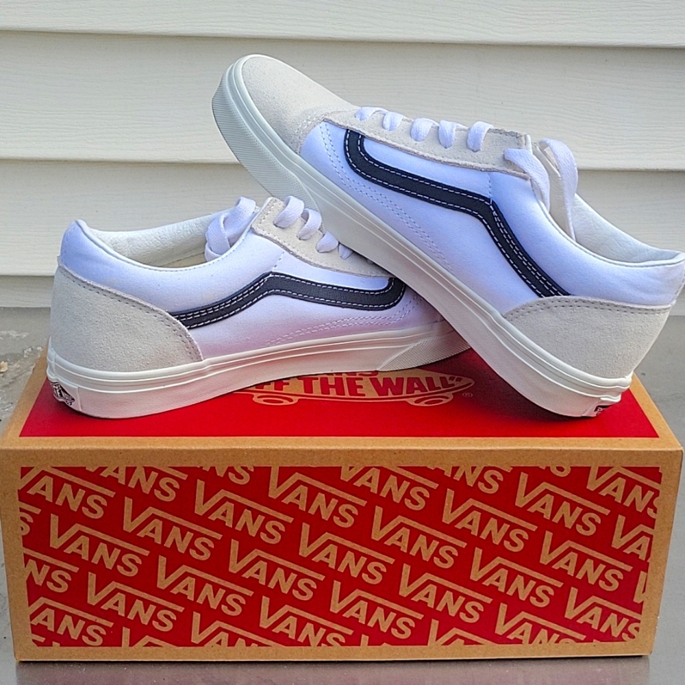 New in Box Women's Old Skool Vans